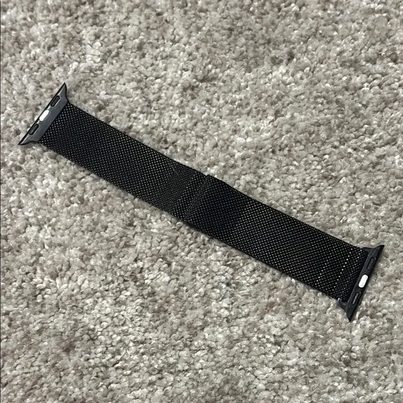 Apple Watch Black Mesh Watch Strap - Picture 4 of 4